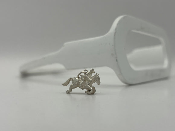 Tallyho Jumper Pendant