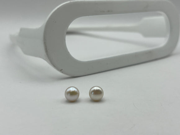 Freshwater Button Pearl Earrings | Medium 8mm