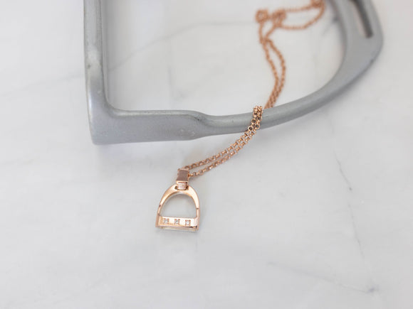 SMALL Stirrup Pendant | 3 Diamonds