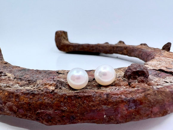 Freshwater Button Pearl Earrings | XSmall 7.5mm from Chele Clarkin Jewellery